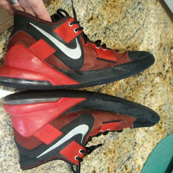 Mens 11.5 Nike AIR MAX IMPACT 2 Black Metallic Silver Red CQ9382 003 Basketball - Picture 6 of 12